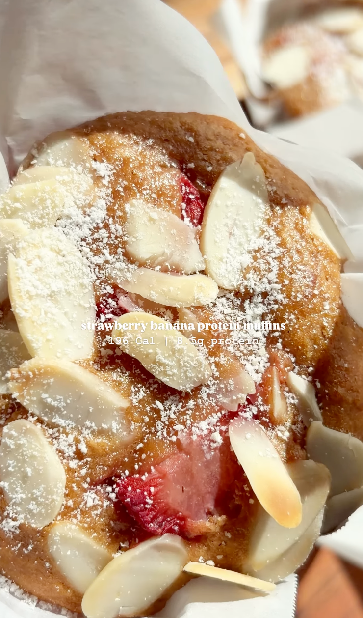 Strawberry Banana Protein Muffins 🍌🍓